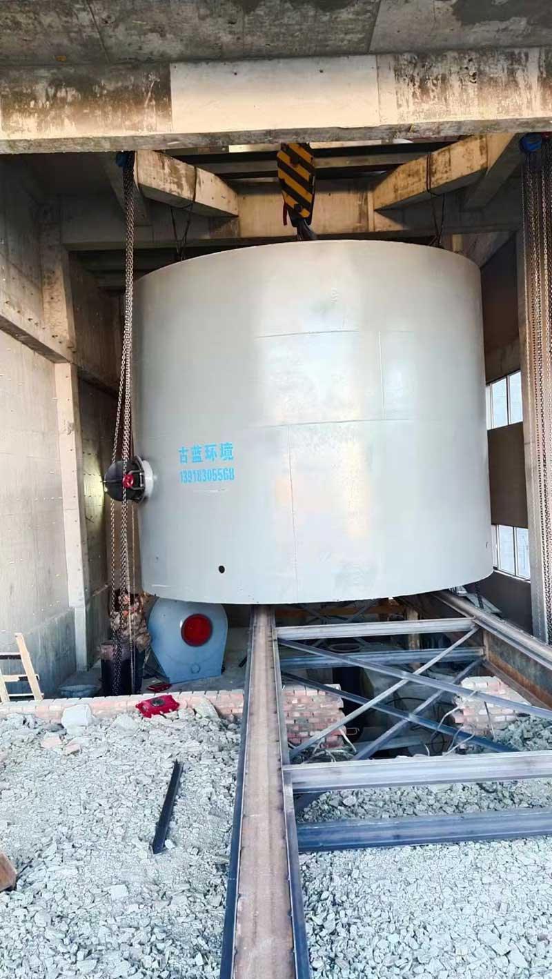 林西项目炉主体就位.jpg